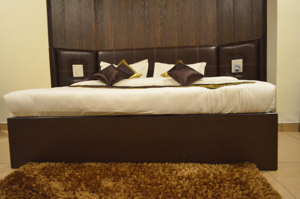 Отель Red Orchid Мератх Номер фото